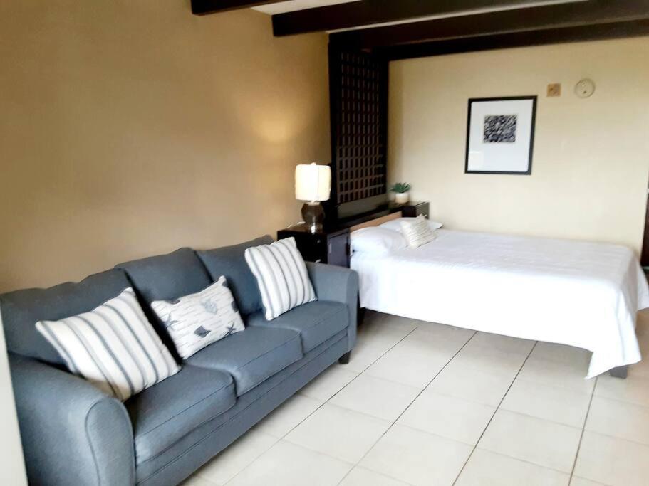 Beautiful One Bedroom Resort-Style Studio With Pool And Beach Access Ръскин Екстериор снимка